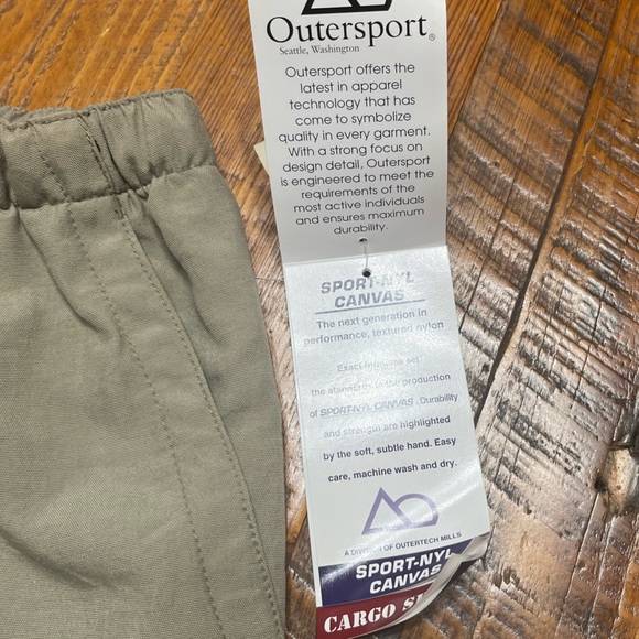 NWT Outersport Cargo Shorts, Size XL - Picture 10 of 12